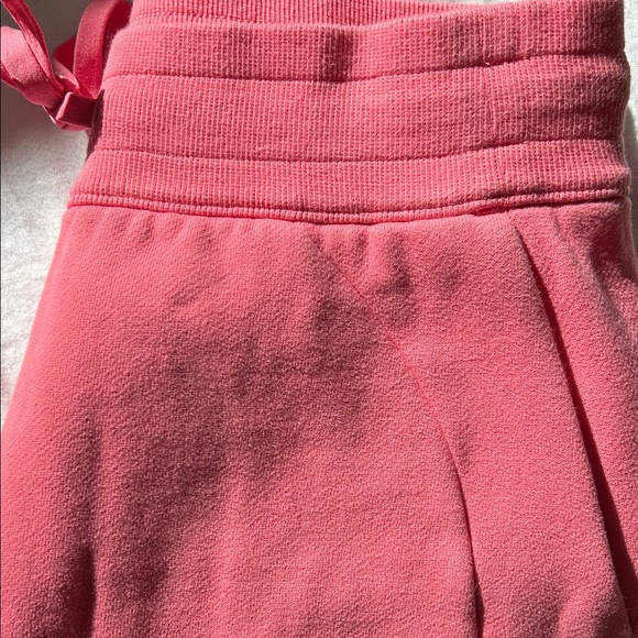 Lululemon Scuba High-Rise Short 5" - Picture 5 of 14